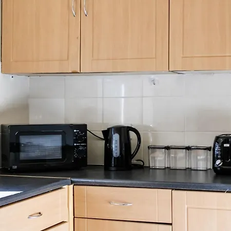 Apartament The Brown Box Let