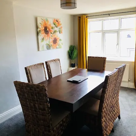 Apartament The Brown Box Let