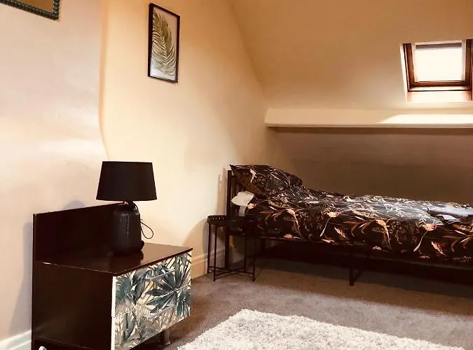 The Brown Box Let * Loftus